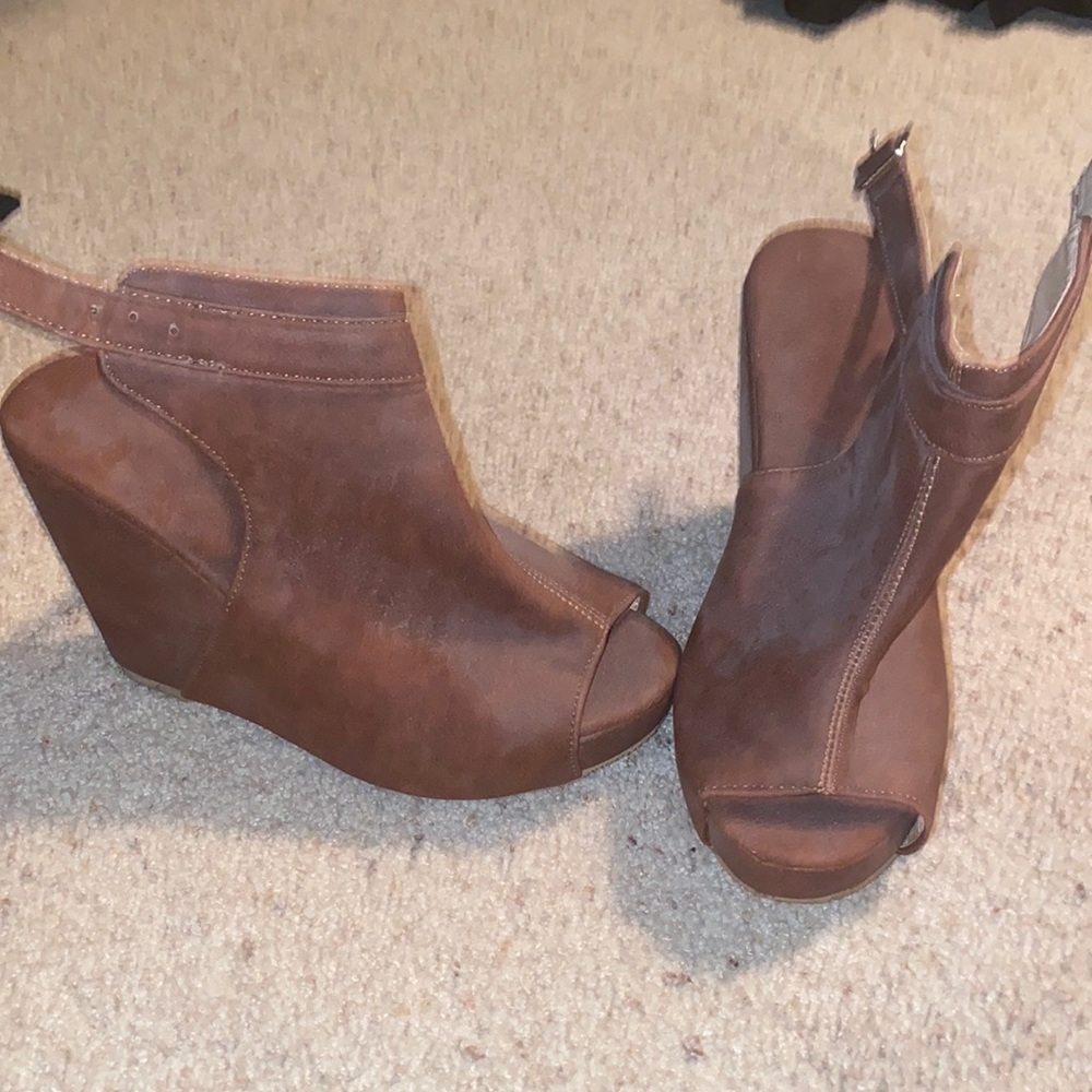 Brown wedge shoes
